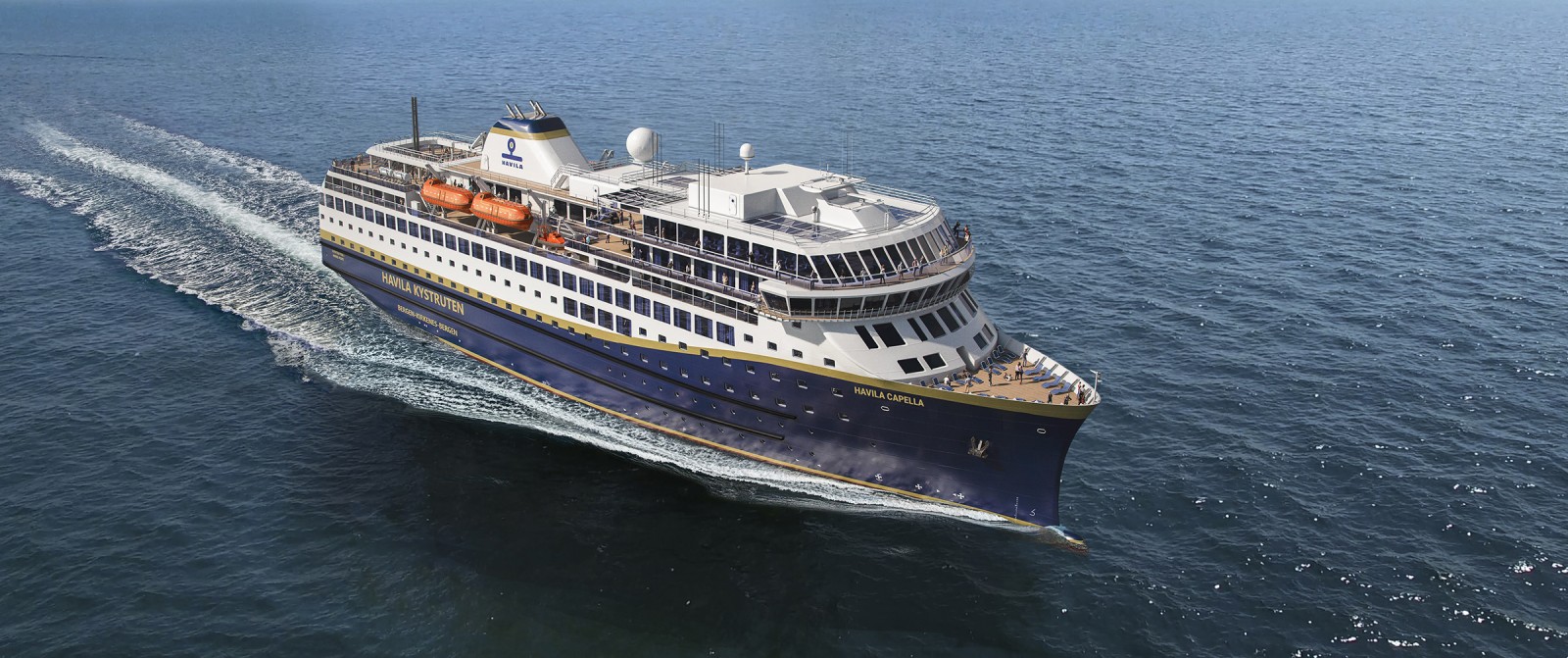 Cruise ship with lightweight aluminium profiles