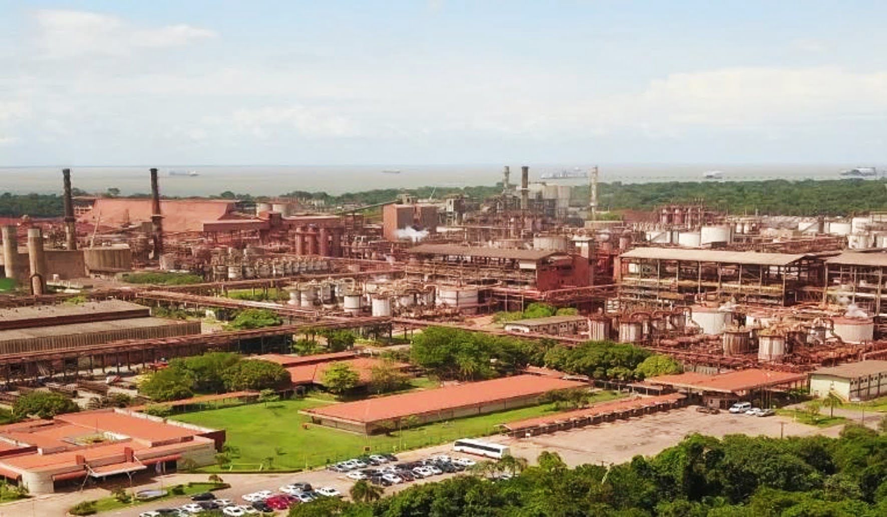 a city with many buildings