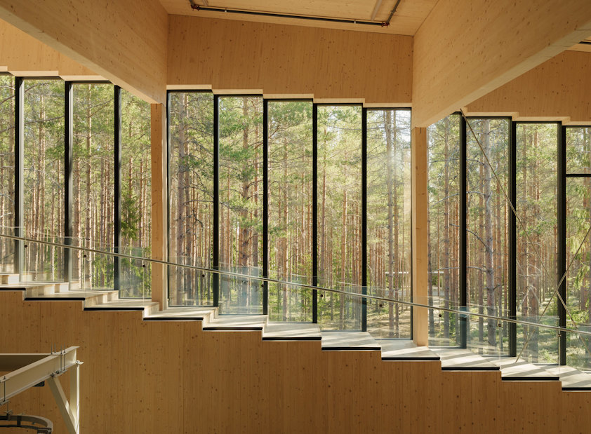Lots of light from large windows, framed in Hydro CIRCAL aluminium, is an important part of The Plus.