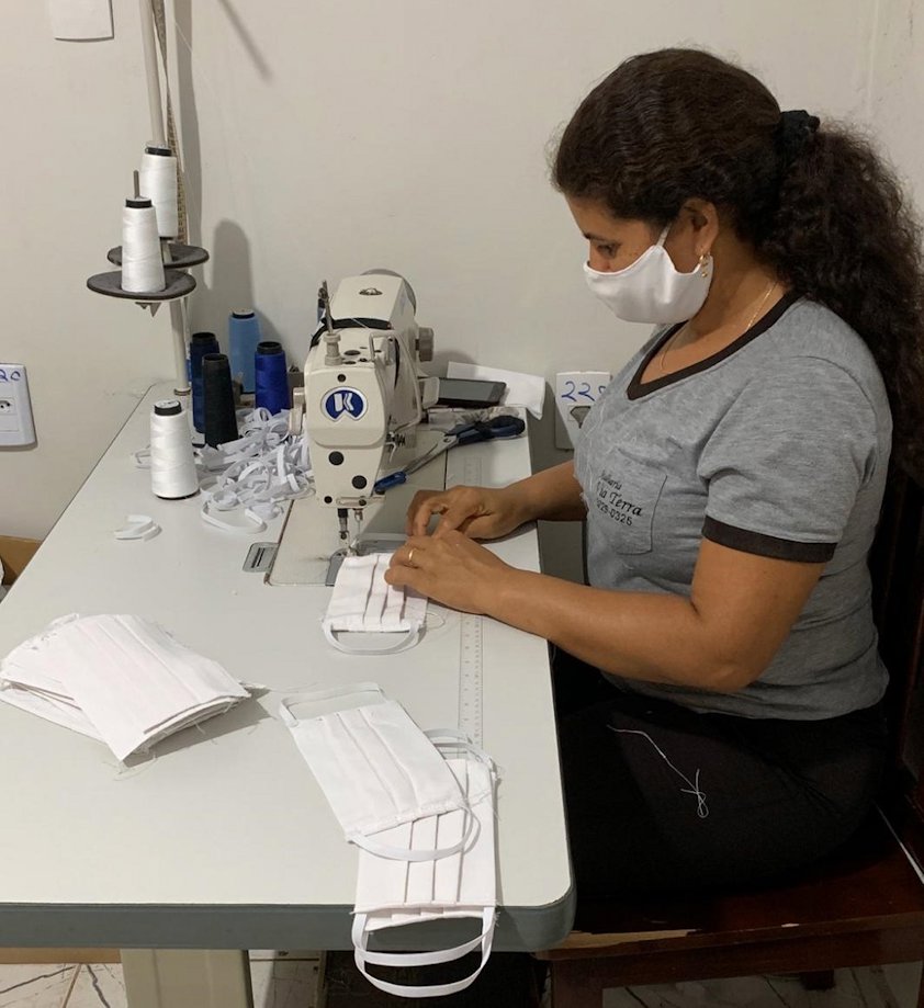 Produção de máscaras de proteção em Paragominas.