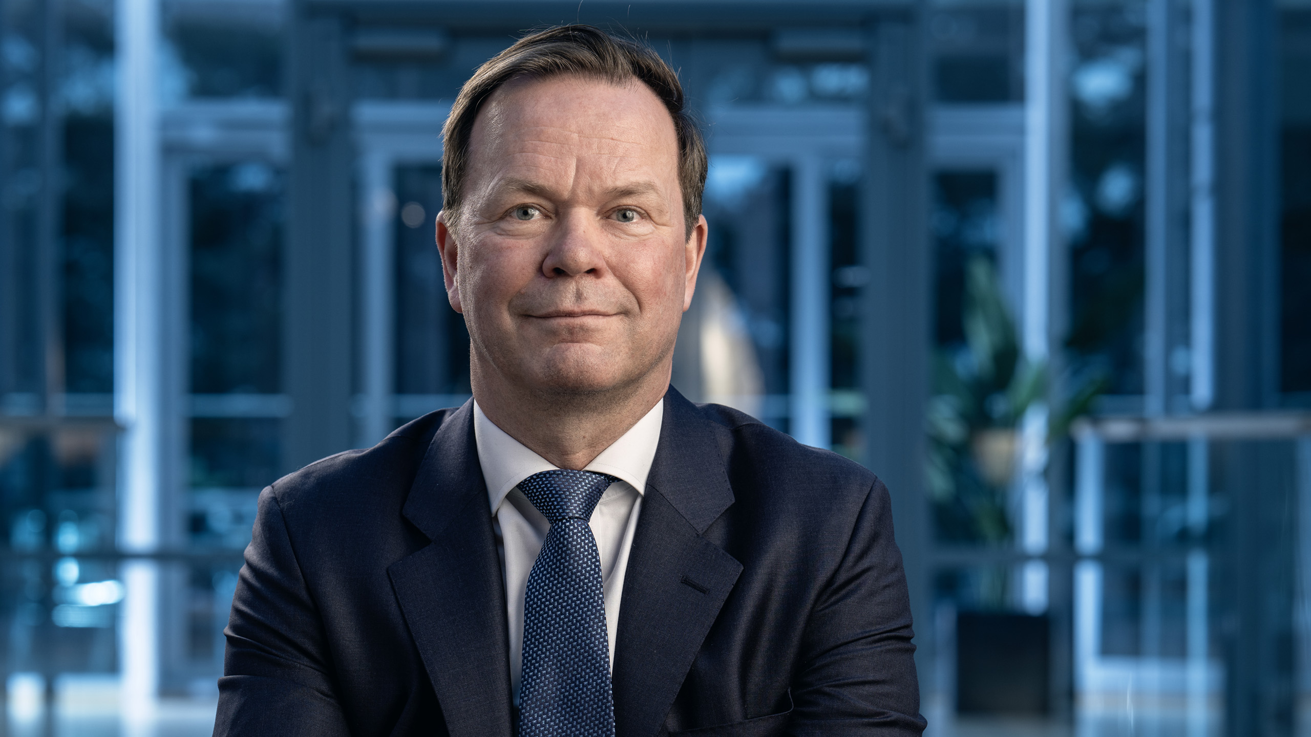 a man in a suit and tie