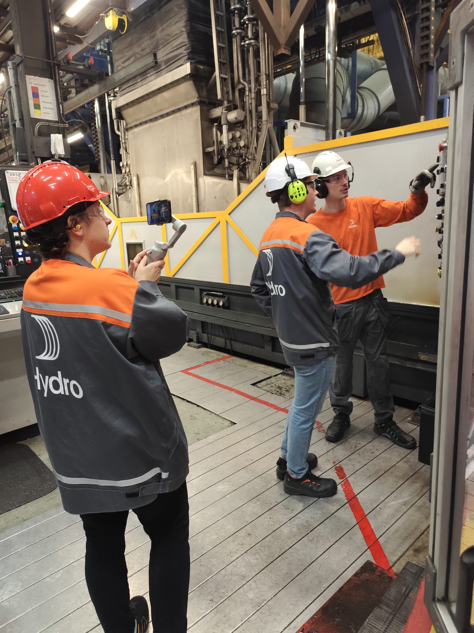 Isabel Witting im Hydro Werk Schweden